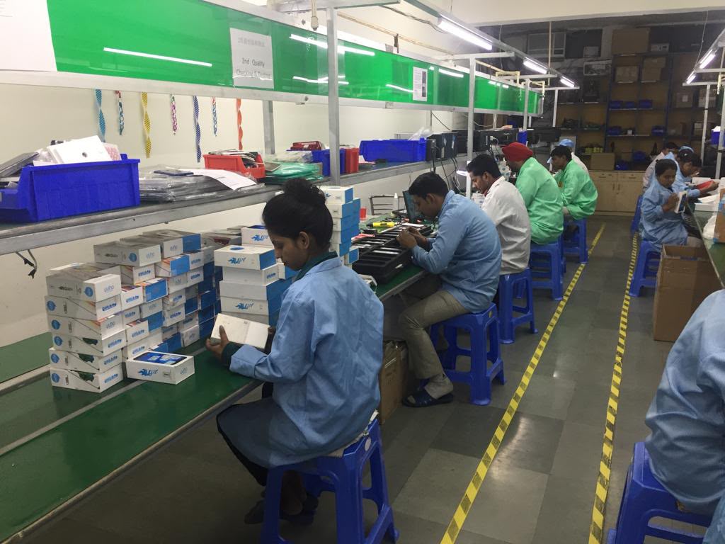 Grading and packing line for second life devices